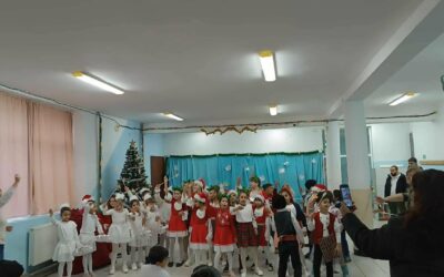@
Днес в СУ “ Никола Вапцаров „- с. Дреновец  се състоя коледно тържество, което събра ученици, учители и гости в празнична и топла атмосфера. Децата…